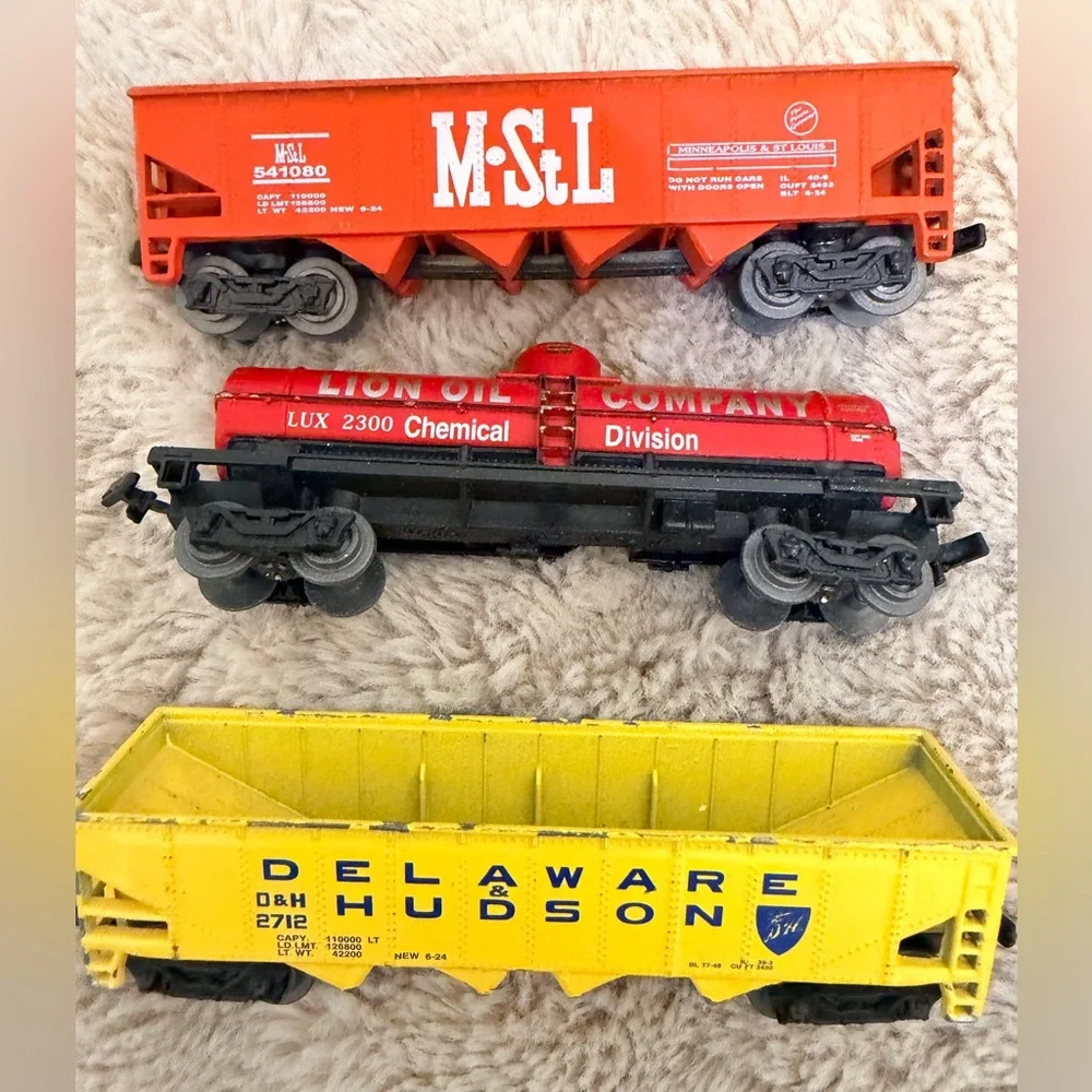 Lot of 5 vintage 95' Fletcher-Barnhardt & White HO scale Shell Gas Lion oil Mstl